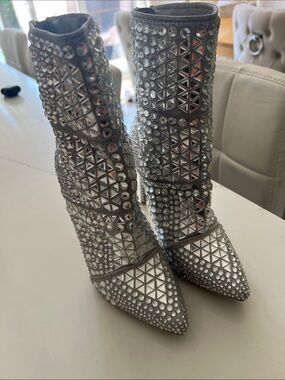 Steve Madden Silver Crystal Embellished Pointed-Toe Booties miroir